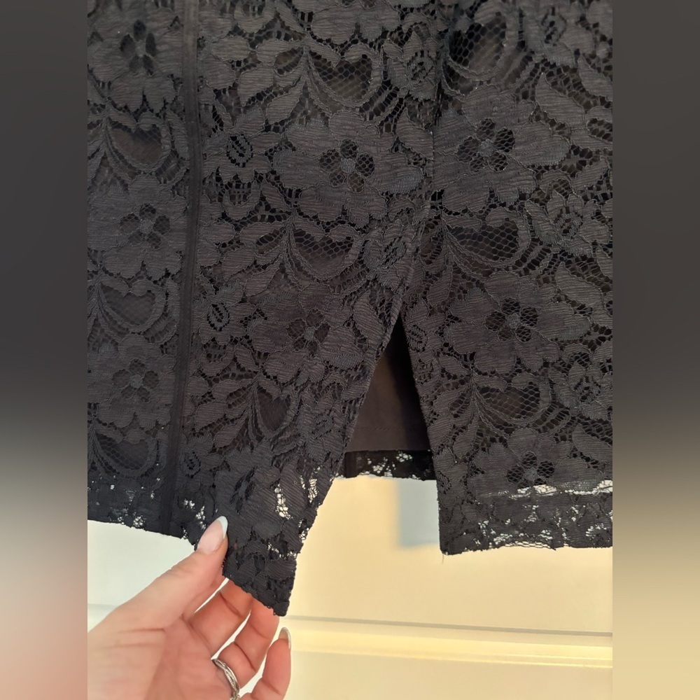 Club Monaco Pencil Skirt Lace Piping Coquette Slit Black Fitted Silk Size 4 - Picture 6 of 8